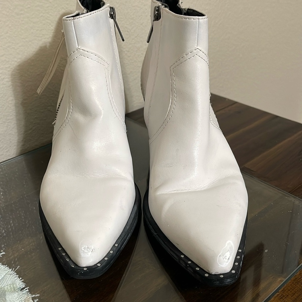Circus by Sam Edelman White Whistler Ankle Booties Sz 8 Studded Pointy western